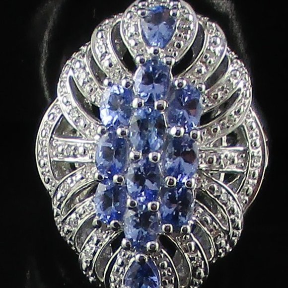 Tanzanite Vintage Cluster Design Ring - Picture 3 of 8